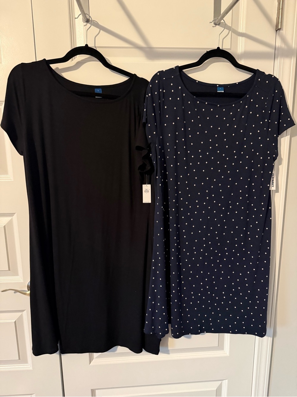 Duo - Old Navy Women's Short Sleeve T-Shirt Dress - Black & Navy Polka Dot